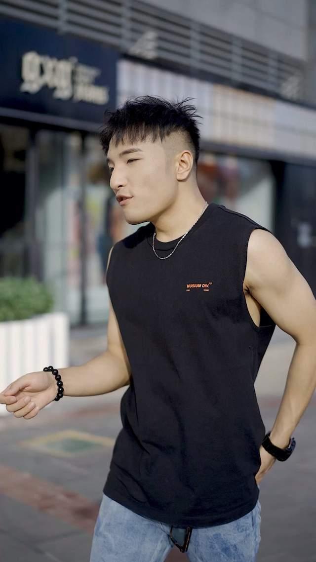 知名男网红,揭秘知名男网红的崛起之路